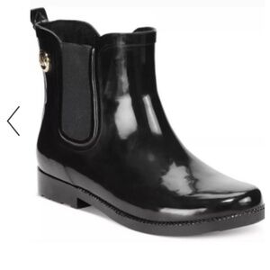 Michael Kors Black Paten / Shinny Tipton Ankle Rain Boots w/ Charm Size 7